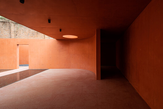 Red Box Exhibition Center / Mix Architecture. Image © Xiaobin Lv Red Box Exhibition Center / Mix Architecture. Image © Xiaobin Lv