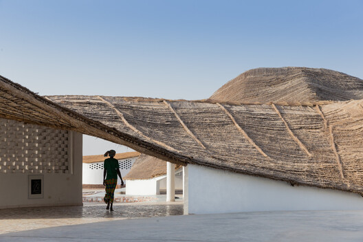 New Artist Residency In Senegal / Toshiko Mori . Image © Iwan Baan New Artist Residency In Senegal / Toshiko Mori . Image © Iwan Baan