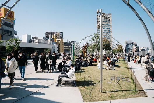 Post-2020 Miyashita Park by Takenaka Corporation + Nikken Sekkei. Image © Dick Thomas Johnson via Wikipedia under license CC BY 2.0 Post-2020 Miyashita Park by Takenaka Corporation + Nikken Sekkei. Image © Dick Thomas Johnson via Wikipedia under license CC BY 2.0