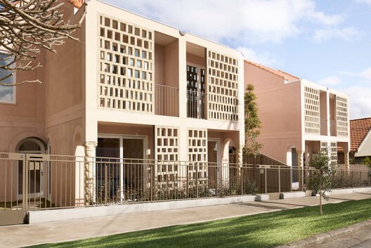 Rose Terraces / Luigi Rosselli Architects